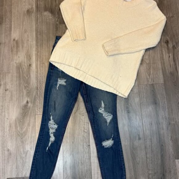 Size 6 Express Jeans - Picture 2 of 2